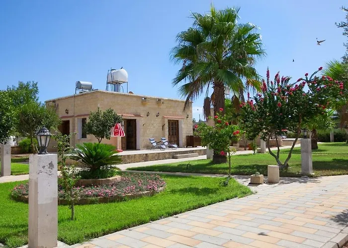 Glaro Garden Hotel Agia Trias