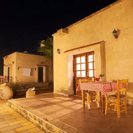 Glaro Garden Hotell Agia Trias